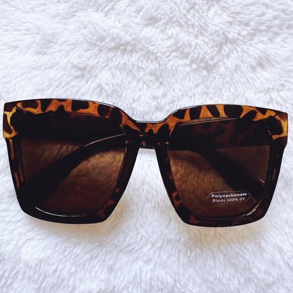 Stylens Accessories - Liora Tortoise Brown Oversized Bold Sunglasses